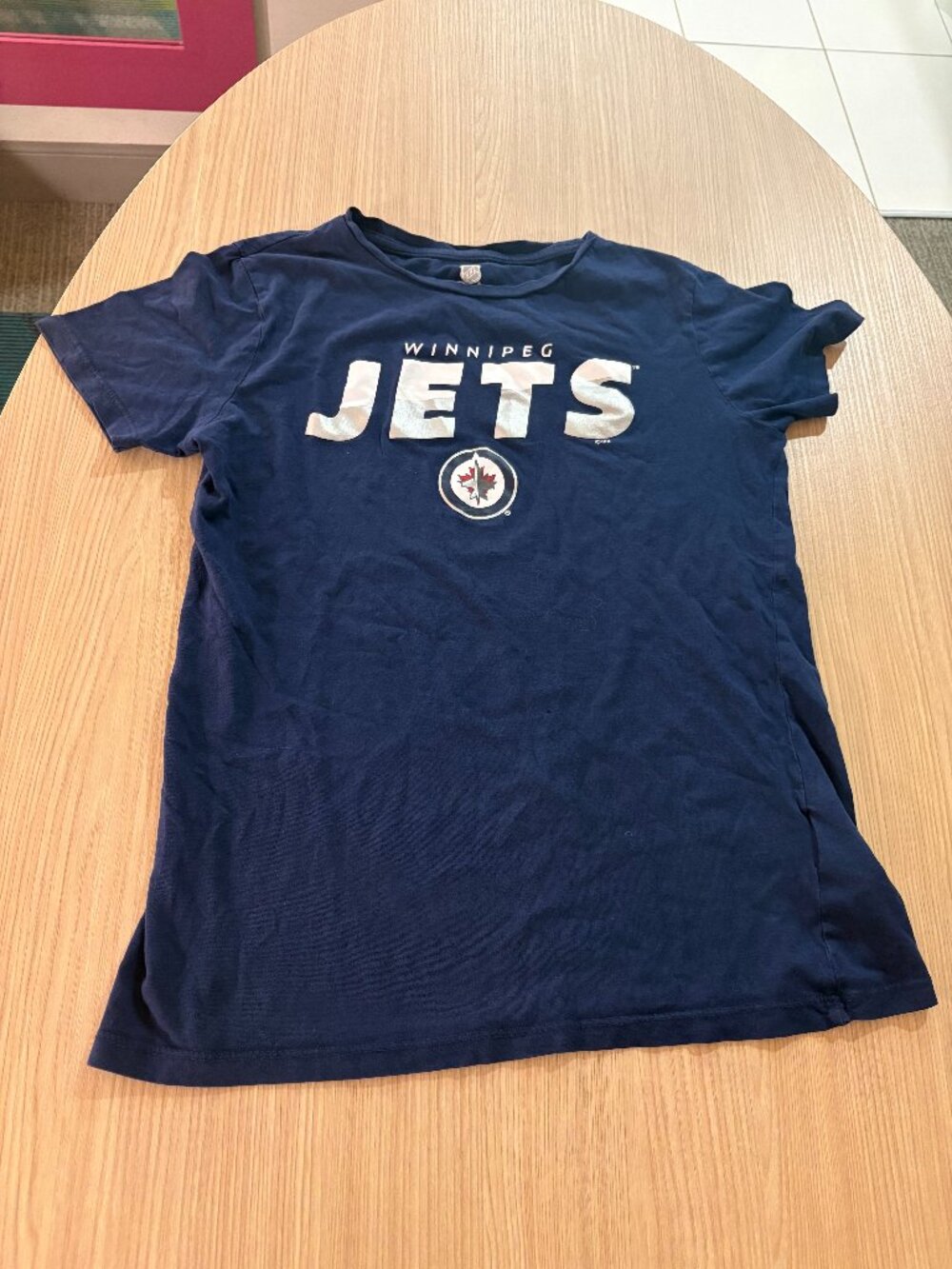 Winnipeg Jets T Shirt Women's Small Dark Blue Short Sleeve Fanatics 100% Cotton